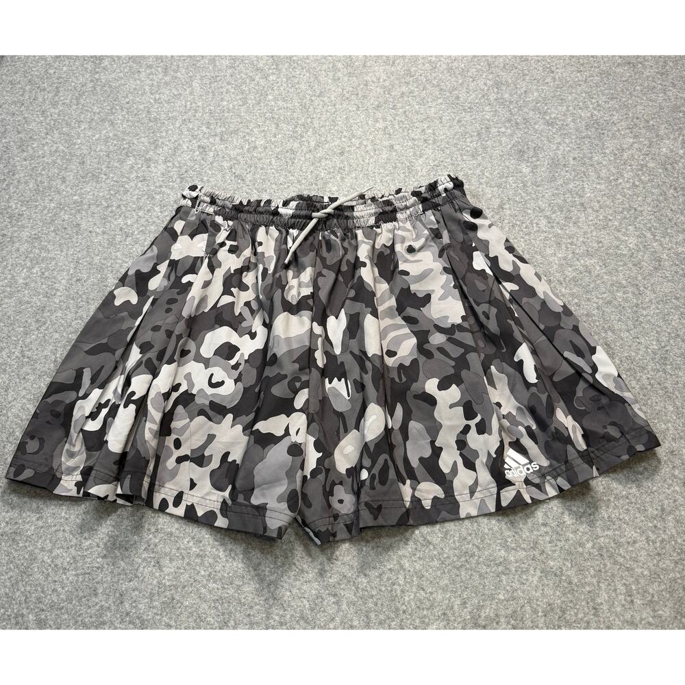 Women's Adidas Black, Gray, White Camo‎ Pleated Pull On Skort Size Medium NEW